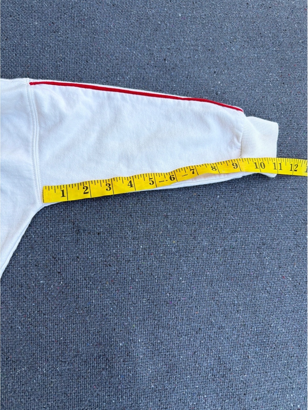 Hello Kitty Kids XS (4-5) White Pullover Hoodie Graphic Sweatshirt - Picture 7 of 7